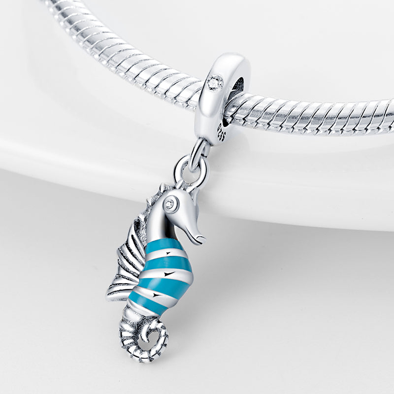 Charm pendentif hippocampe à rayures bleues en argent - Korell charms