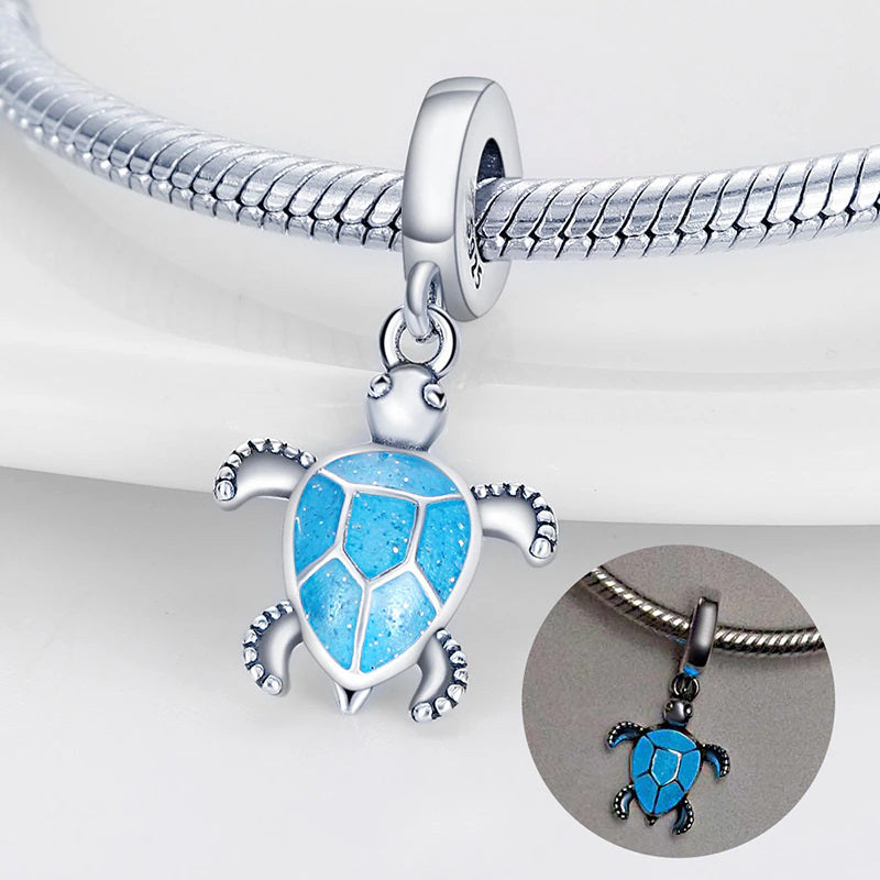 Charm pendentif tortue de mer bleue en argent - lumineux - Korell charms