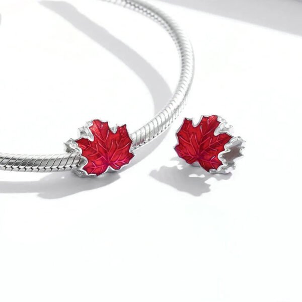 Charm feuilles d'érable rouges en argent - Korell charms