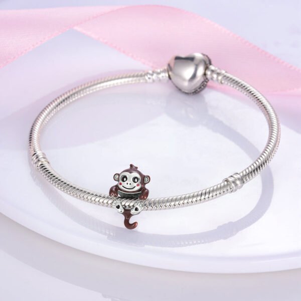 Charm singe chimpanzé enroulé en argent - Korell charms