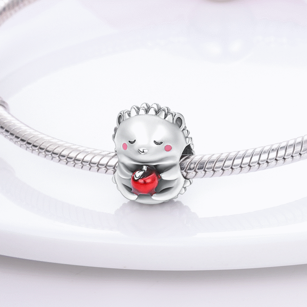 Charm bébé hérisson et pomme en argent - Korell charms