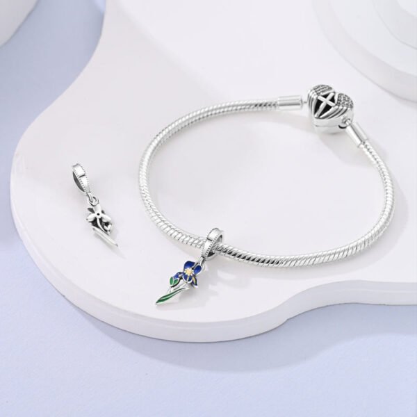 Charm pendentif fleur iris bleu en argent - Korell charms