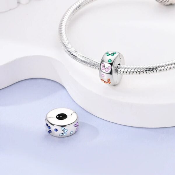 Charm séparateur à clip papillons multicolores en argent - Korell charms
