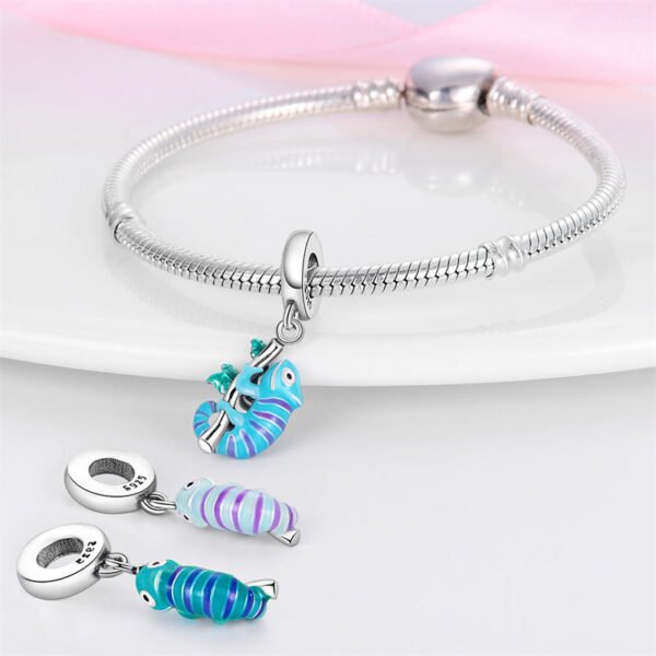 Charm pendentif caméléon sur branche et feuilles en argent - change de couleur - Korell charms